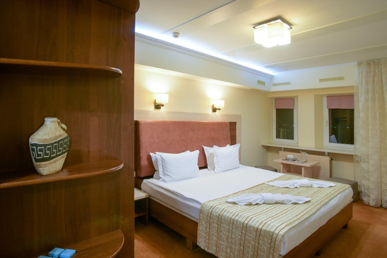 7 Sky Hotel Klinicheskaya Street Kiev Exterior foto