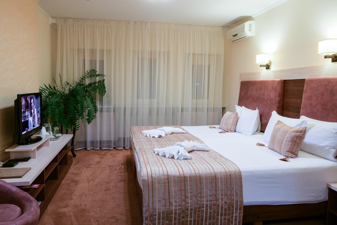 7 Sky Hotel Klinicheskaya Street Kiev Exterior foto