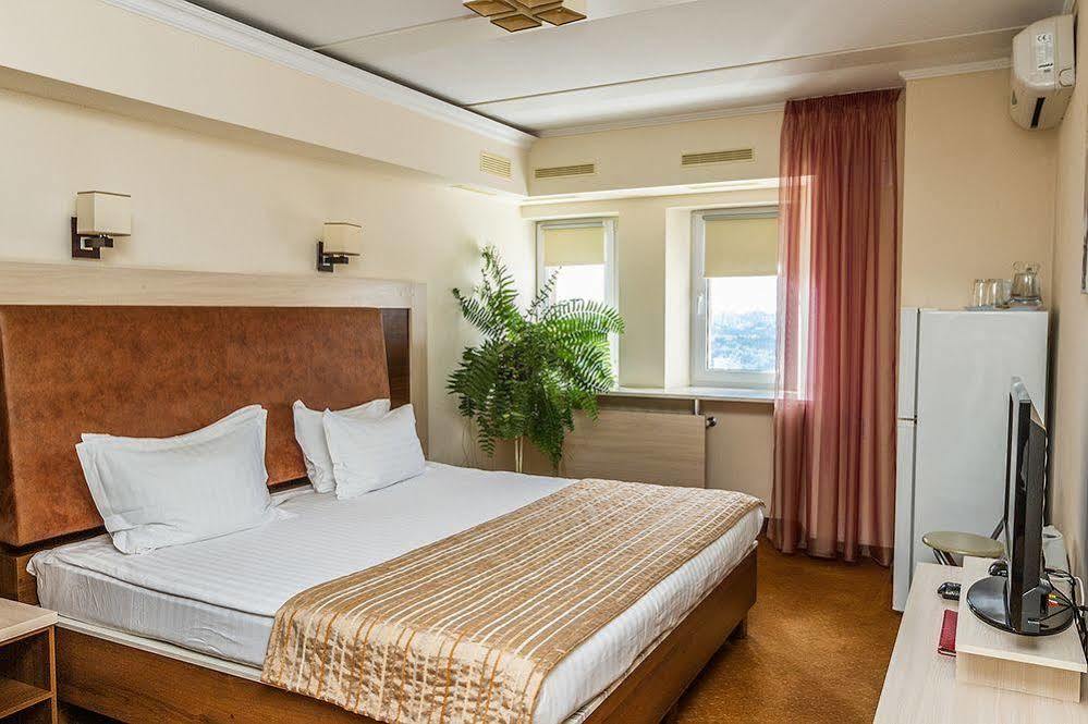 7 Sky Hotel Klinicheskaya Street Kiev Exterior foto