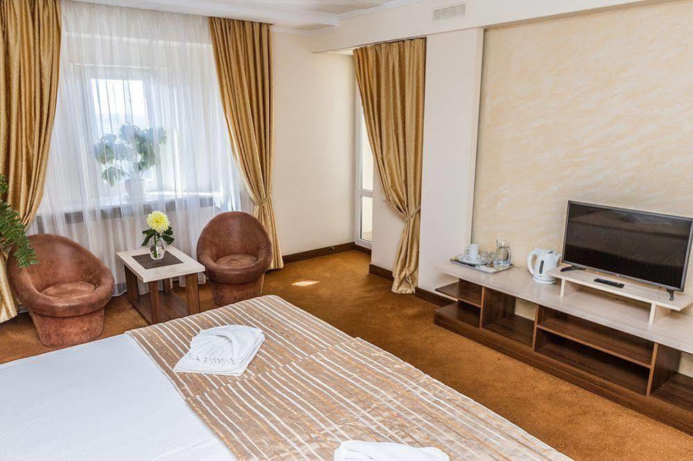 7 Sky Hotel Klinicheskaya Street Kiev Exterior foto