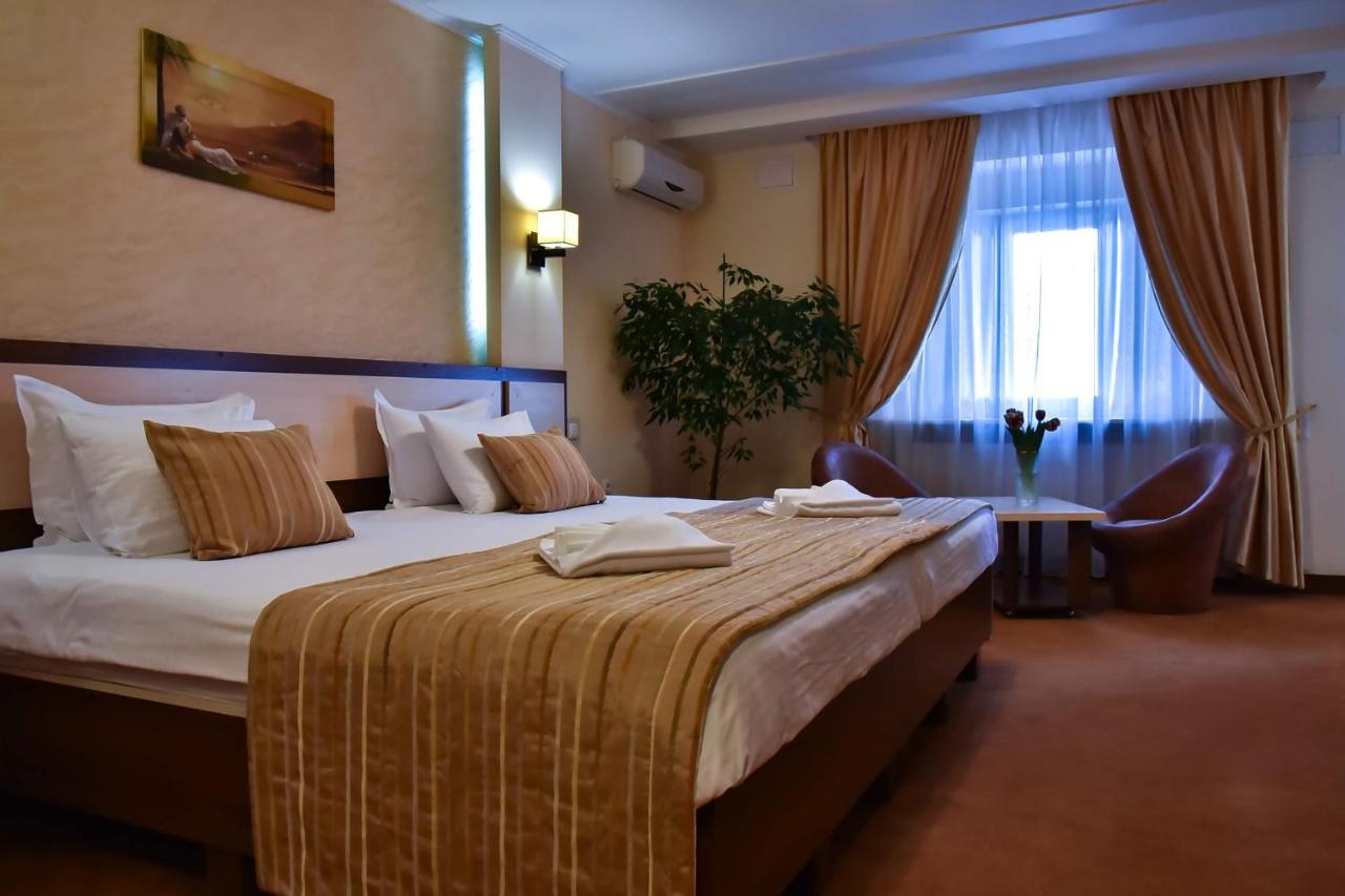 7 Sky Hotel Klinicheskaya Street Kiev Exterior foto